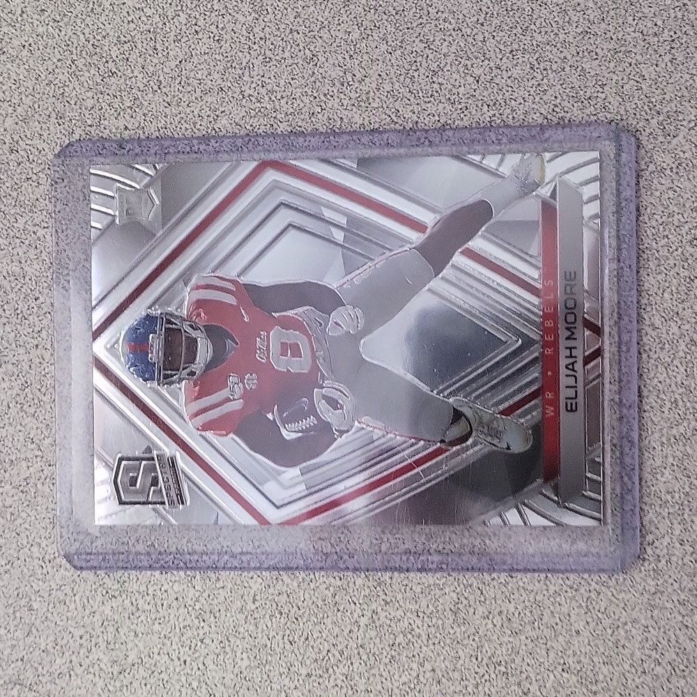 2021 Panini Chronicles Spectra Draft Picks Elijah Moore RC